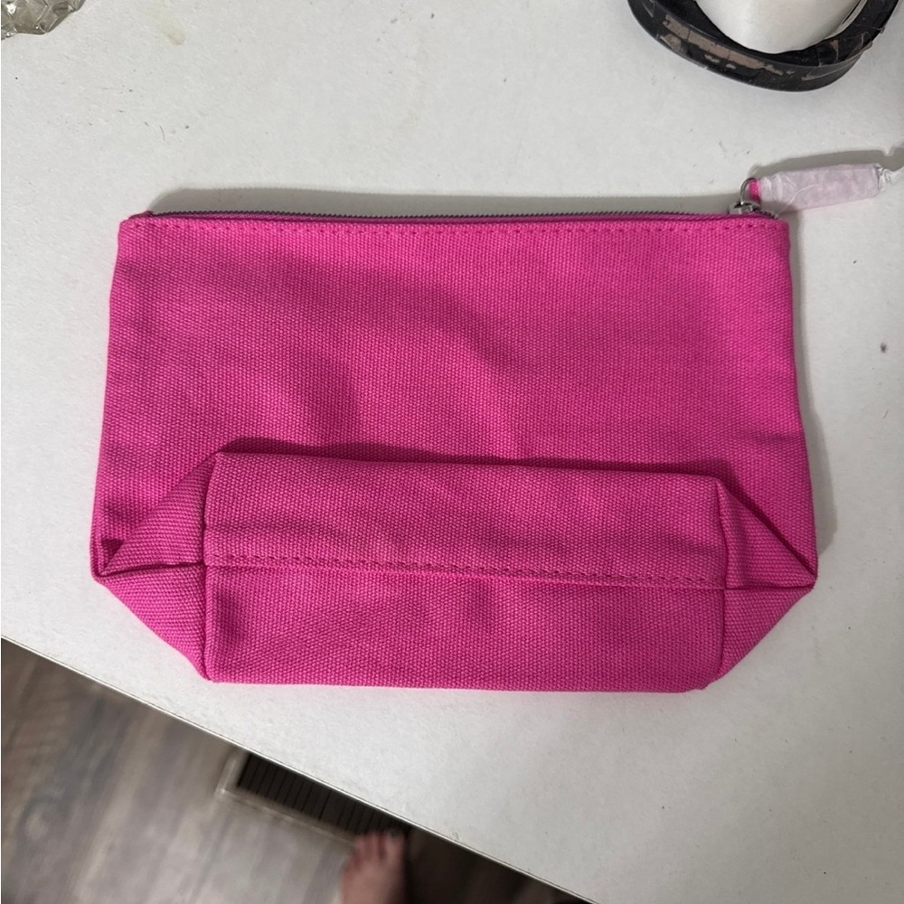 IT Cosmetic Bag Brand New - Picture 2 of 6